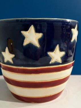 Source Unknown Red, White & Blue Star Stripe Ceramic Planter